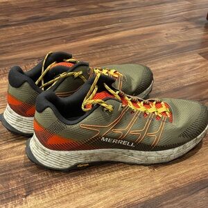 Merrell Men's Green and Orange Athletic Shoes
